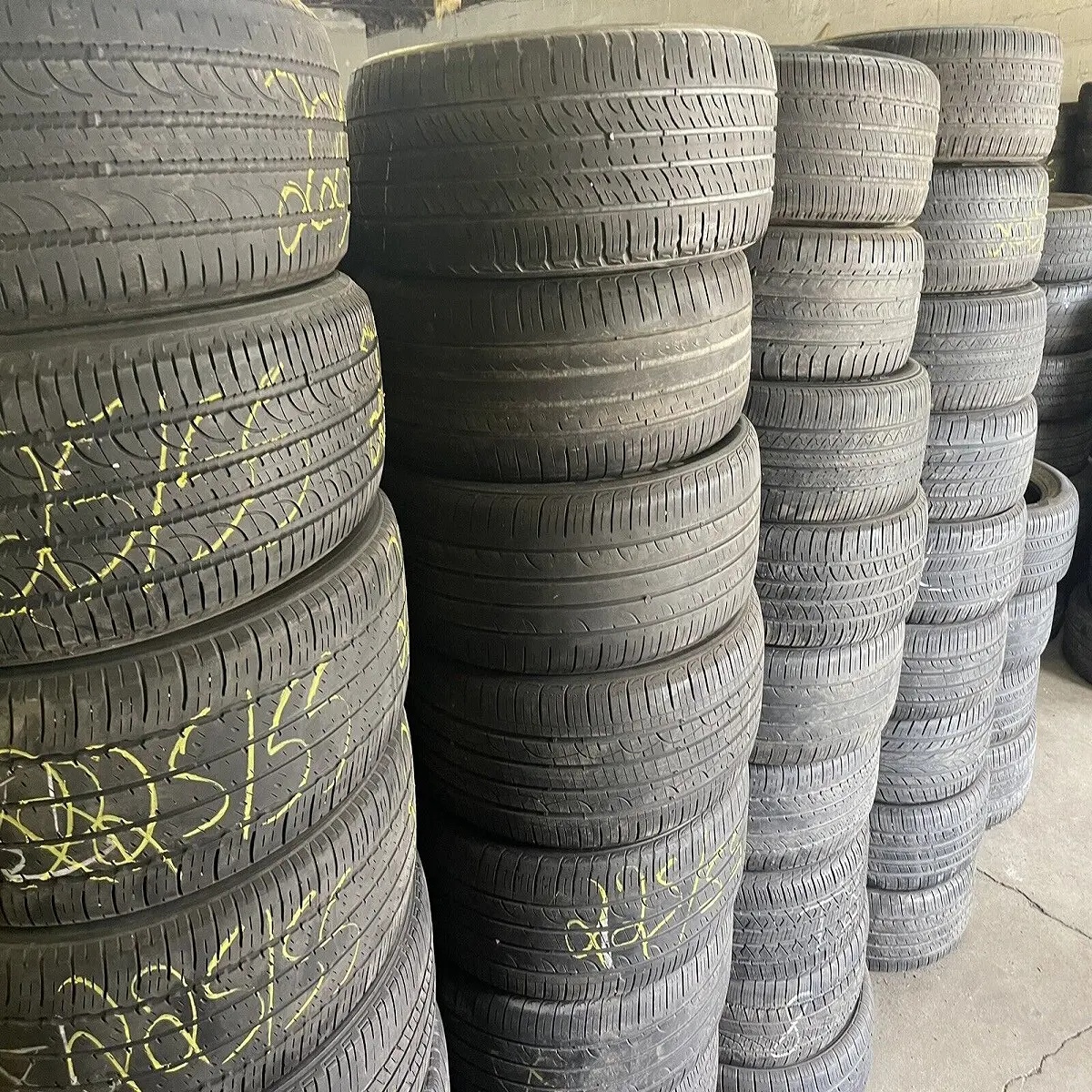 Venta al por mayor de neumáticos de coche baratos en Europa comprar neumáticos usados baratos a granel precio barato