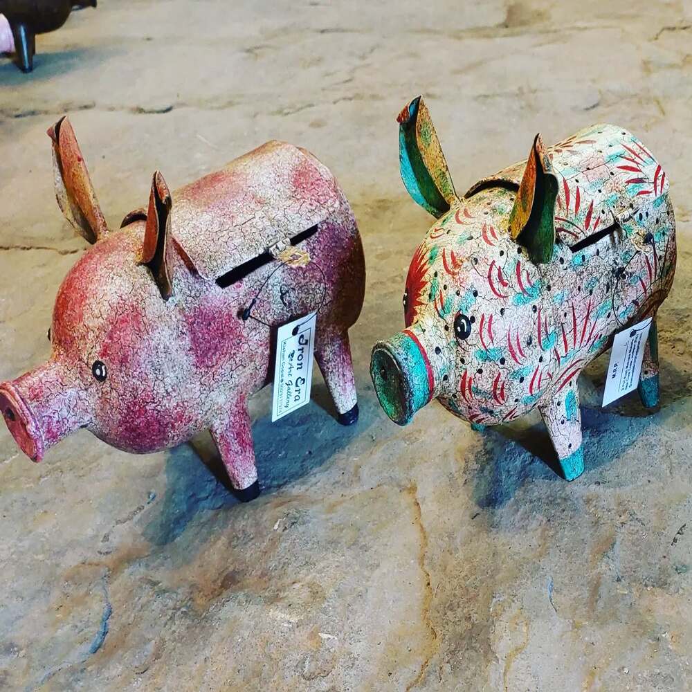 สีดำสีกากี