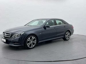 MER CEDES BENZ E300 AMG V6 2017 kullanılmış GCC - Product Image 3