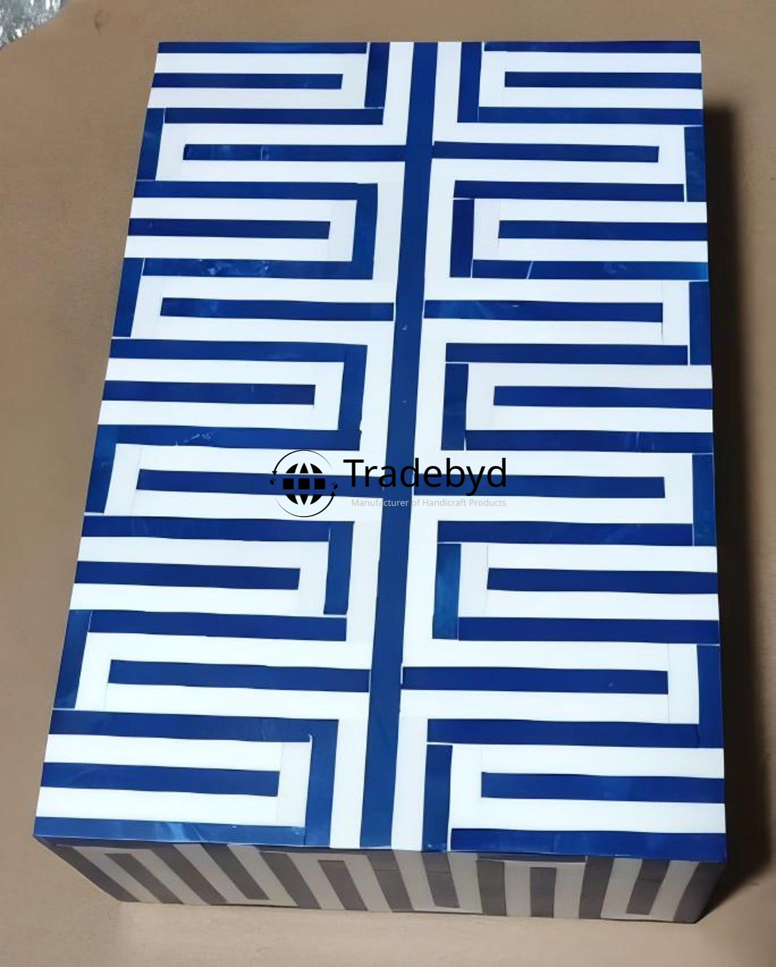 Available in different Colors