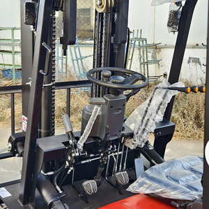 Hydraulic Diesel Stacker with 2-5 Ton Capacity and Operator Seat for Small Truck Use - Product Image 5
