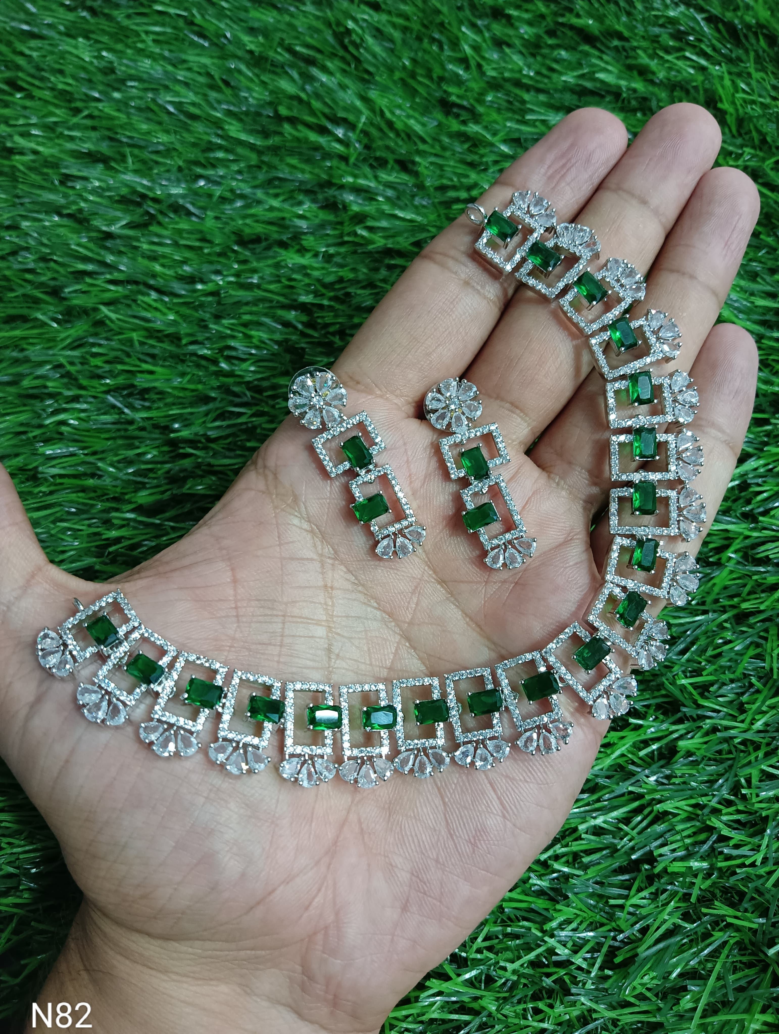 สีเขียว