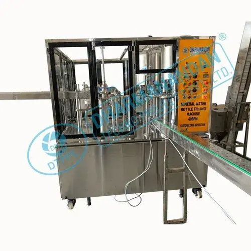 Garrafa de plástico automática beber água mineral pura fazendo máquina de enchimento da produção e fabricante indiano