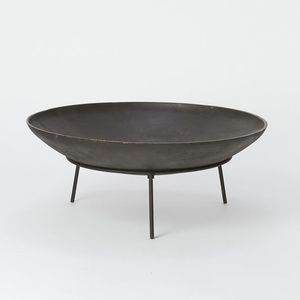 Classic <strong>round</strong> iron fire pit with sculpted legs and stable frame for evening gatherings on the <strong>patio</strong> or in the yard - Product Image 5