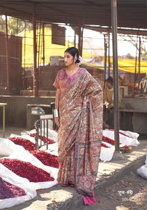 Pushpa mandi แคตตาล็อกสุดหรูใหม่ล่าสุดผ้าปลาโลมาส่าหรีสีชมพูพิมพ์ลาย madhubani อินเดียและเสื้อผ้าปากีสถาน - Product Image 2