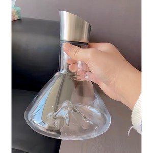 ขวดแก้วที่ใส่ไวน์แดงฐานภูเขาออกแบบมาเพื่อประสบการณ์การเทที่สมบูรณ์แบบ - Product Image 5