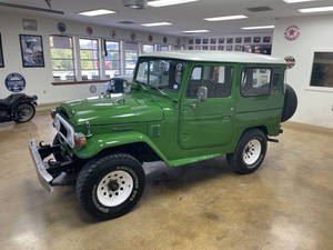 1978年に使用されたToyotyas LandCruisers FJ40 6人乗り、100% 完全に機能し、事故がなく、1年間の保証があります。 - Product Image 4