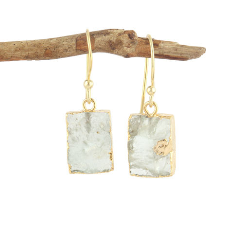 สีเขียวน้ำทะเล