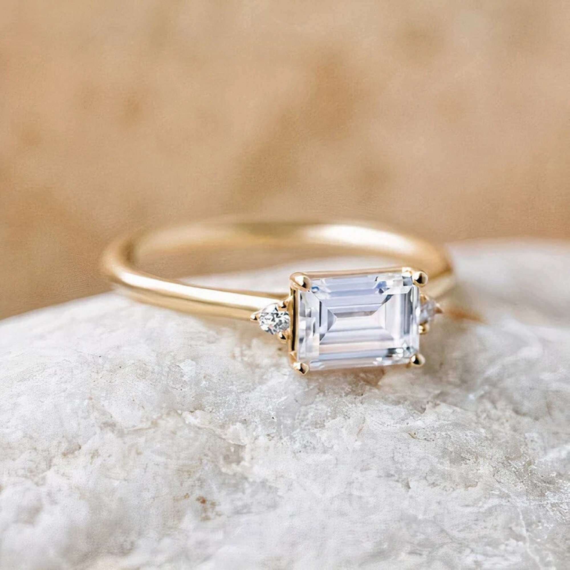 สีเหลืองทอง