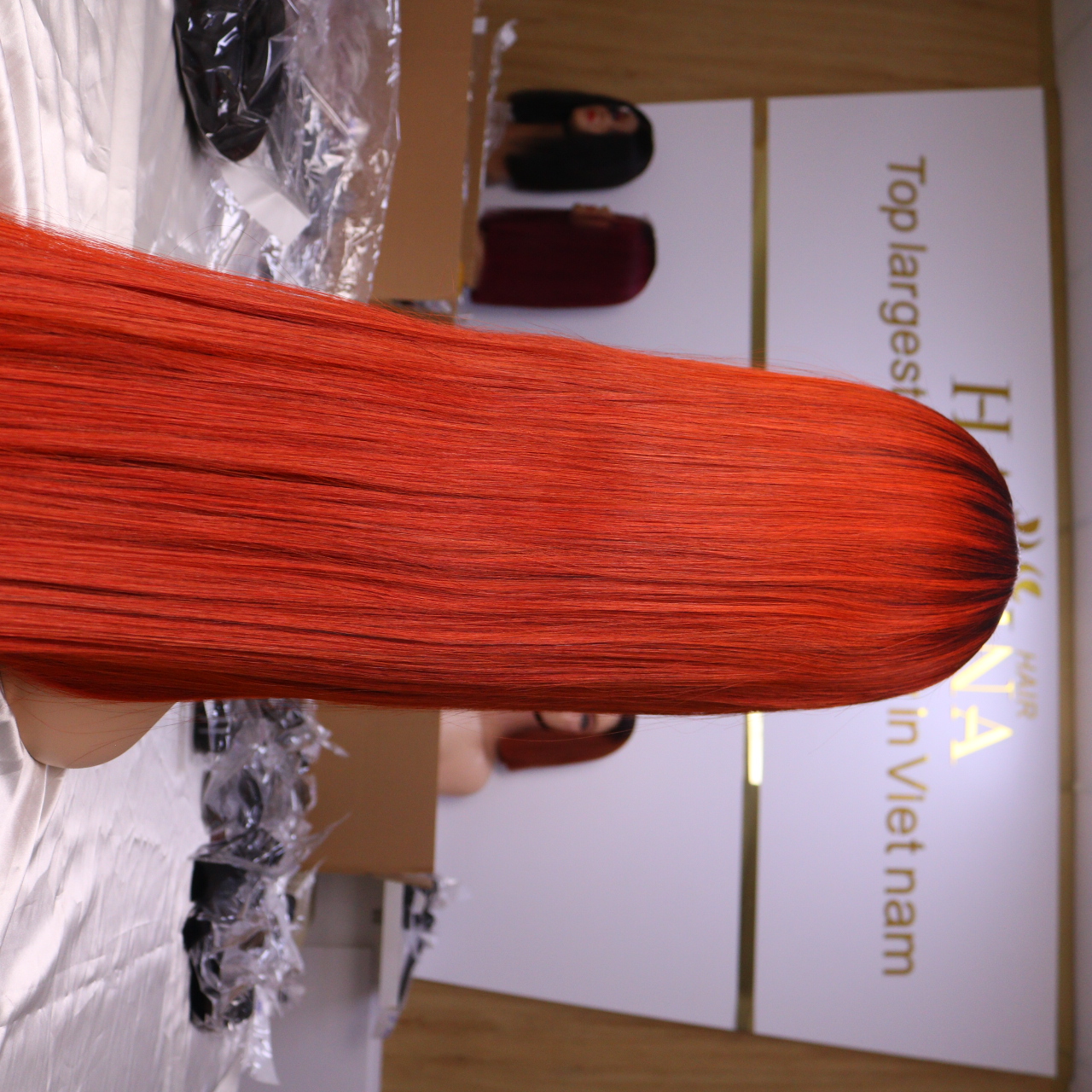 สีแดงสด