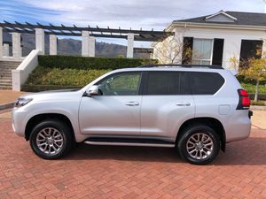 2021 Toyota Prado 2.8 GD6 VX SUV açık koyu iç manuel şanzıman dizel Turbo motor deri koltuklar FWD alüminyum R18 elektrikli - Product Image 4
