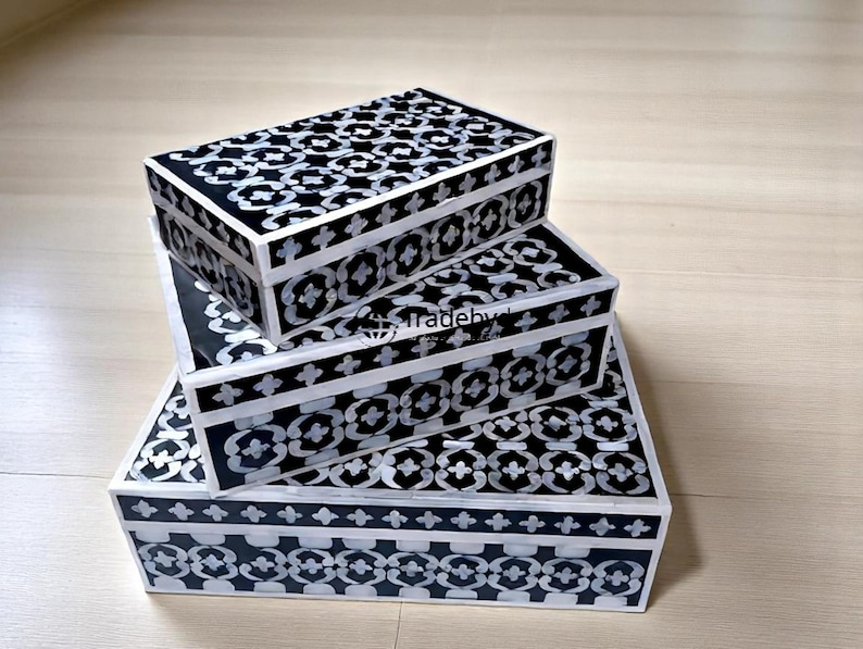 Available in different Colors