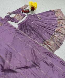シックな市松模様のパーティーウェアLehenga <span class=keywords><strong>Choli</strong></span>: スタイリッシュなLehenga <span class=keywords><strong>Choli</strong></span>セットストーンワーク詳細ショートドレス女性用パーティークルタ