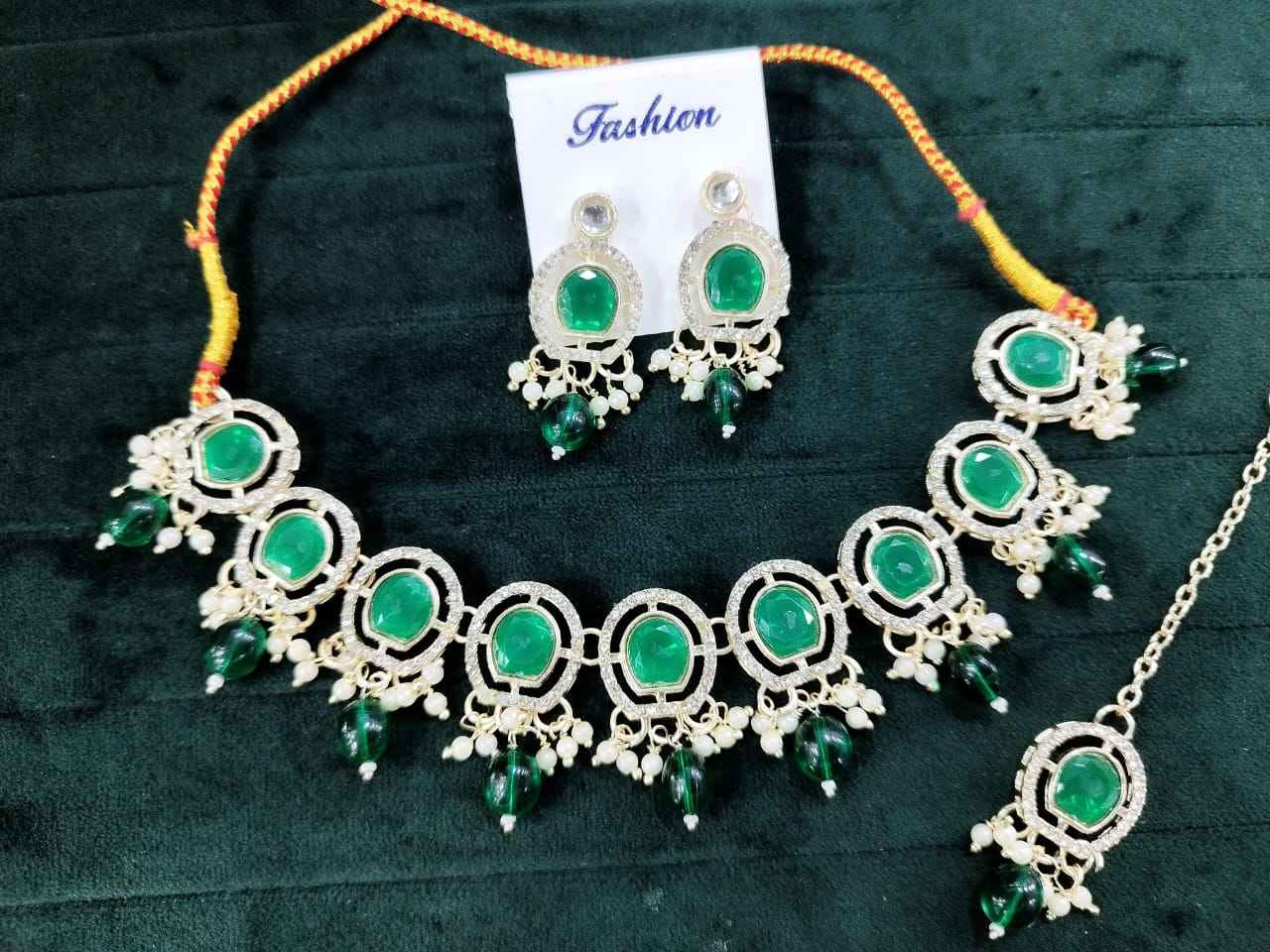 สีเขียว