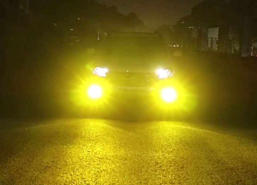 Jaune