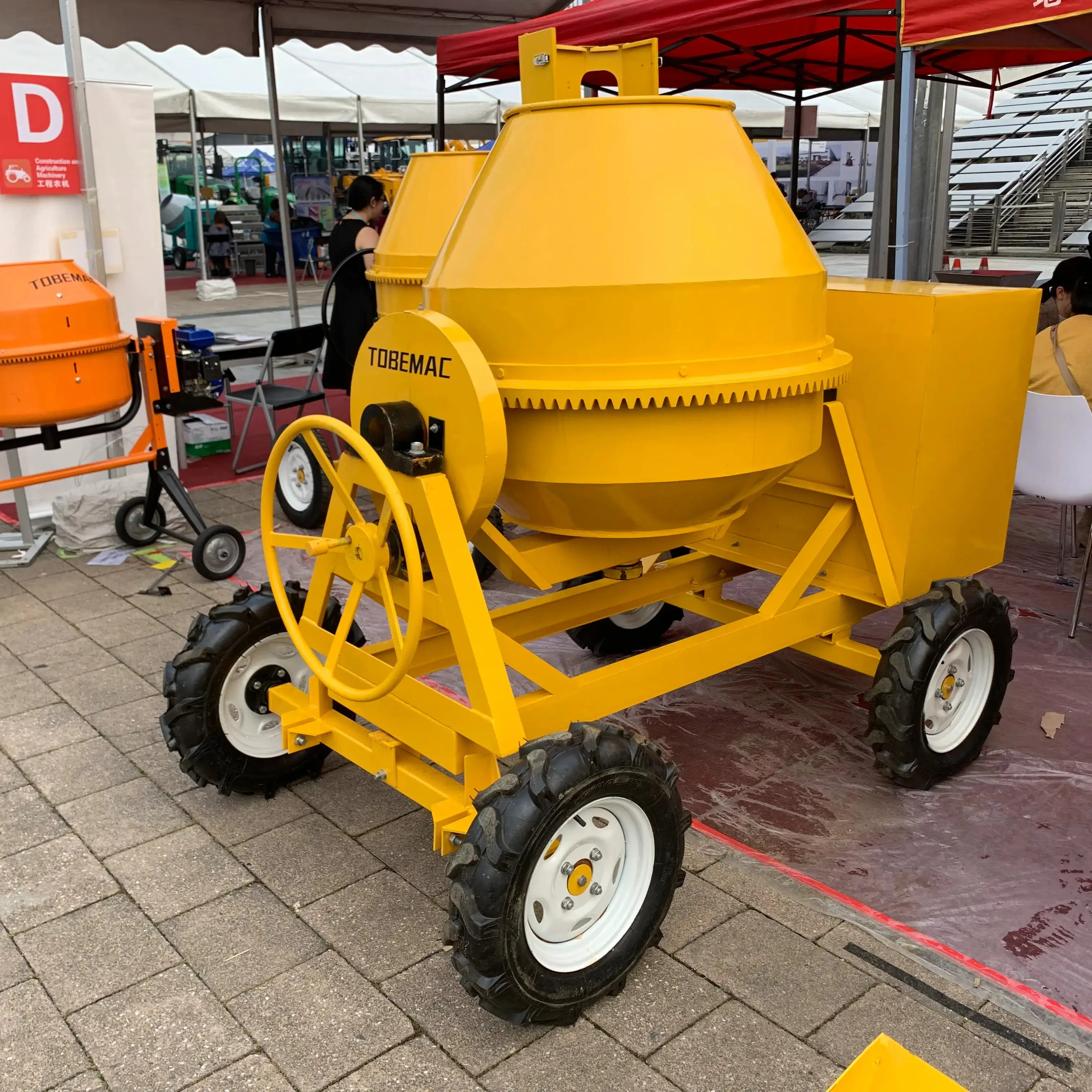 Hot selling Portable Concrete Mixer Machine and trucks Mini Small Diesel Gasoline Mobile Concrete Mixer trucks