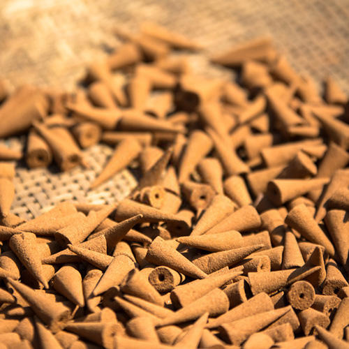 สีน้ำตาล