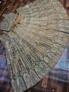 オンラインデザイナーGolden Lehengas Choli伝統的なスタイルパーティーバルク卸売りシーケンスワーク付き - Product Image 5