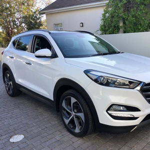 משמש 2017 יונדאי טוסון 1.6T AWD אוטומטי זמין יד ימין כונן. יד שמאל כונן