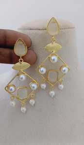 <span class=keywords><strong>Ruby</strong></span> Pearl Dangler Ohrringe Set Regal und festlicher Look Bulk Product Custom ized Design Modernes Muster