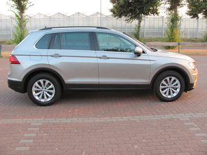 Tiguan SUV 2020 Toy0ta พร้อมเกียร์ธรรมดา4L เครื่องยนต์เทอร์โบ - Product Image 5