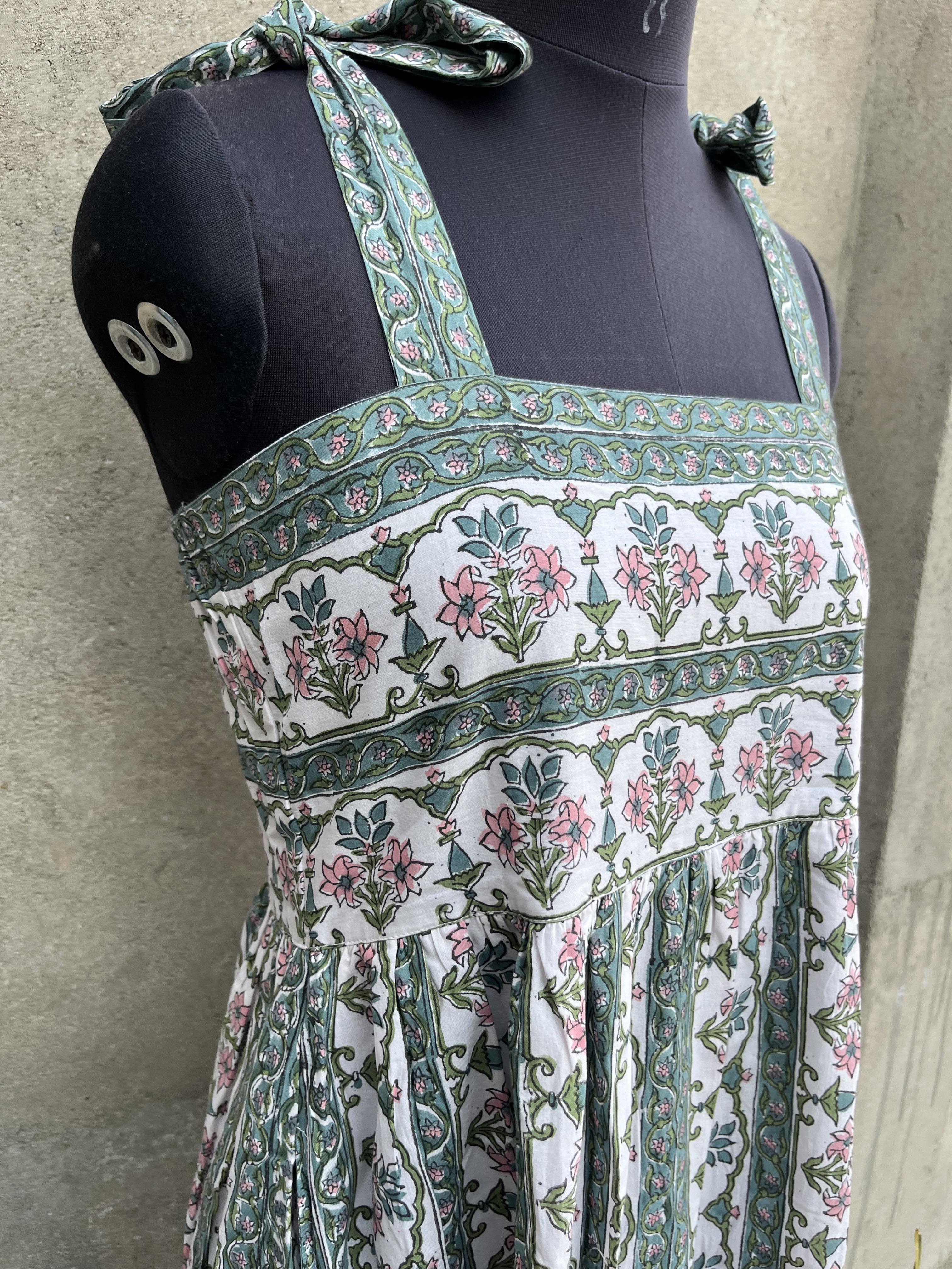 สีเขียว