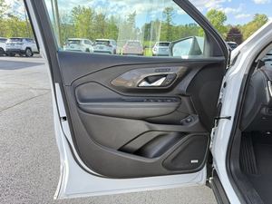 Düzgünce kullanılan 2023 G M C arazi Denali AWD