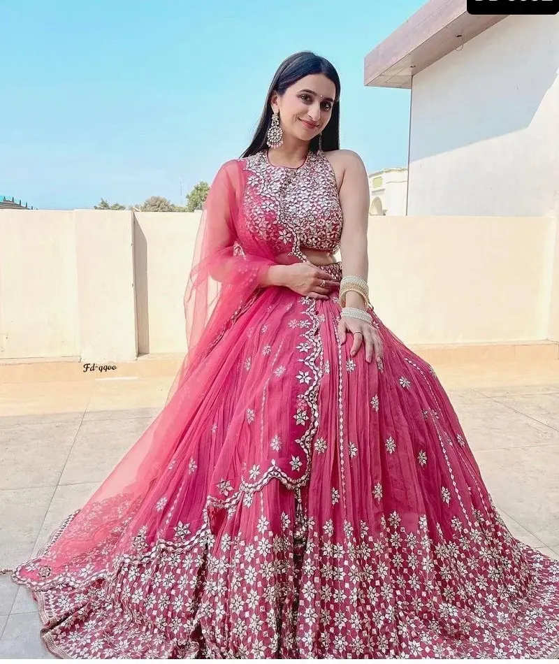 Hint ve pakistanlı stil tasarımcısı Georgette Lehenga choli nakış ile seri çalışması Lehenga fantezi Georgette Dupatta