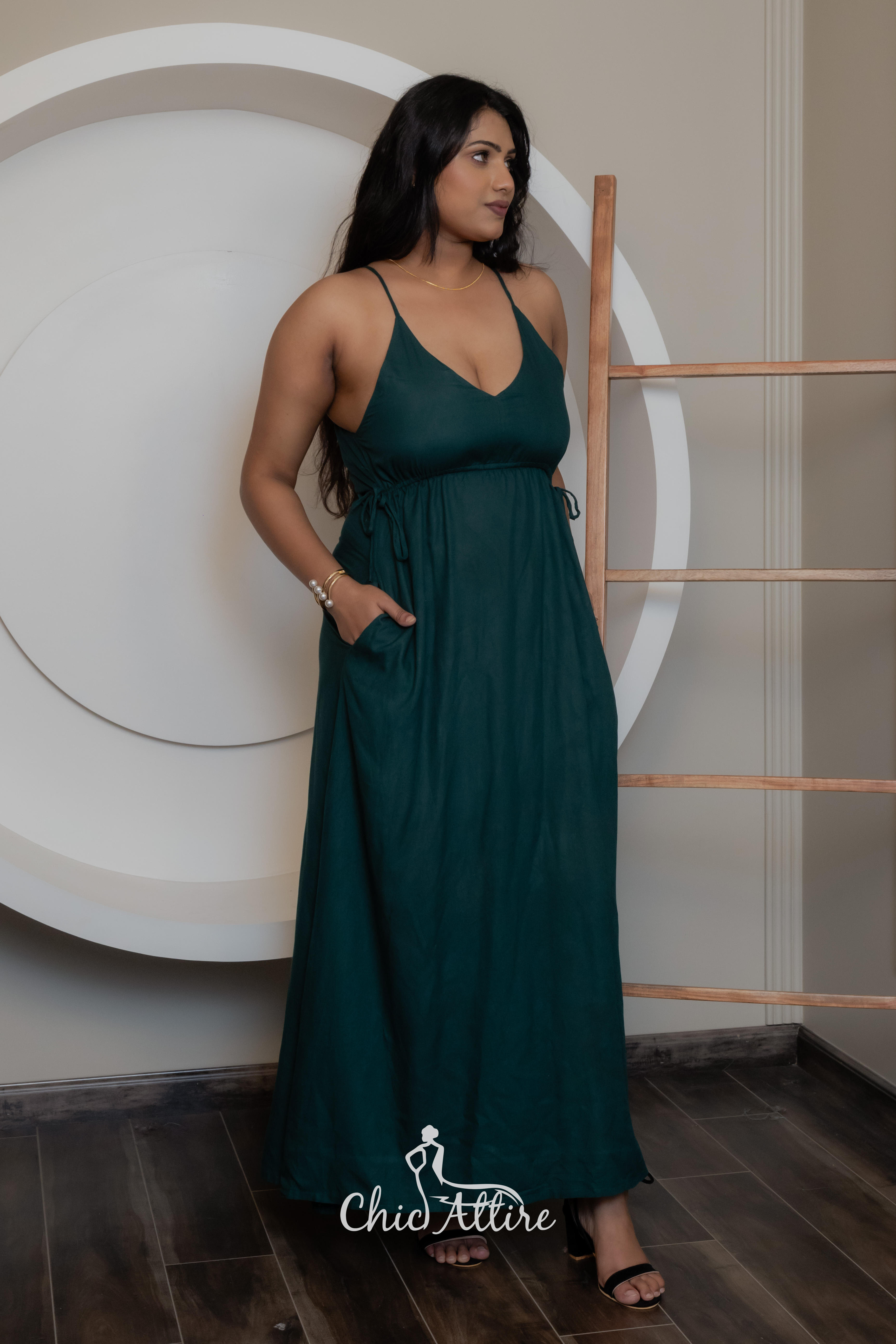 สีเขียวเข้ม