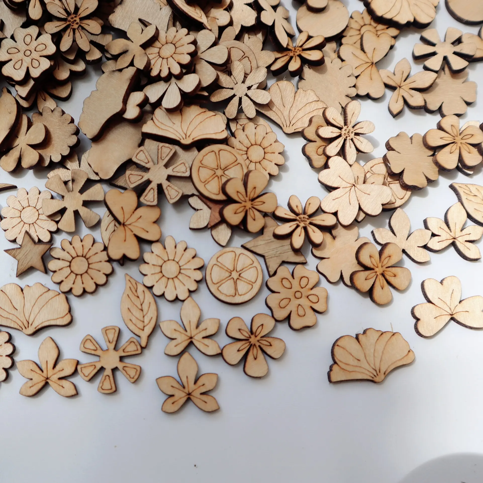 Ornements de conception décorative pour l'artisanat de coupe de bricolage faisant des fournitures-Gravure irrégulière en bois de haute qualité