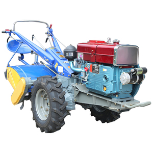 畅销农机两轮手12HP 13HP 15HP手持手扶拖拉机在拖拉机后面行走