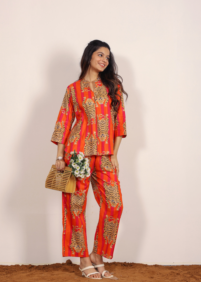 สีส้มและหลากหลาย