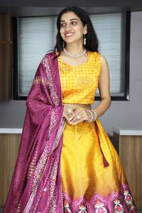 プレミアムスカイブルースパンコールLehenga Choli & Dupattaセット機能花嫁介添人Lehengaインドの衣装Choli機能 - Product Image 4