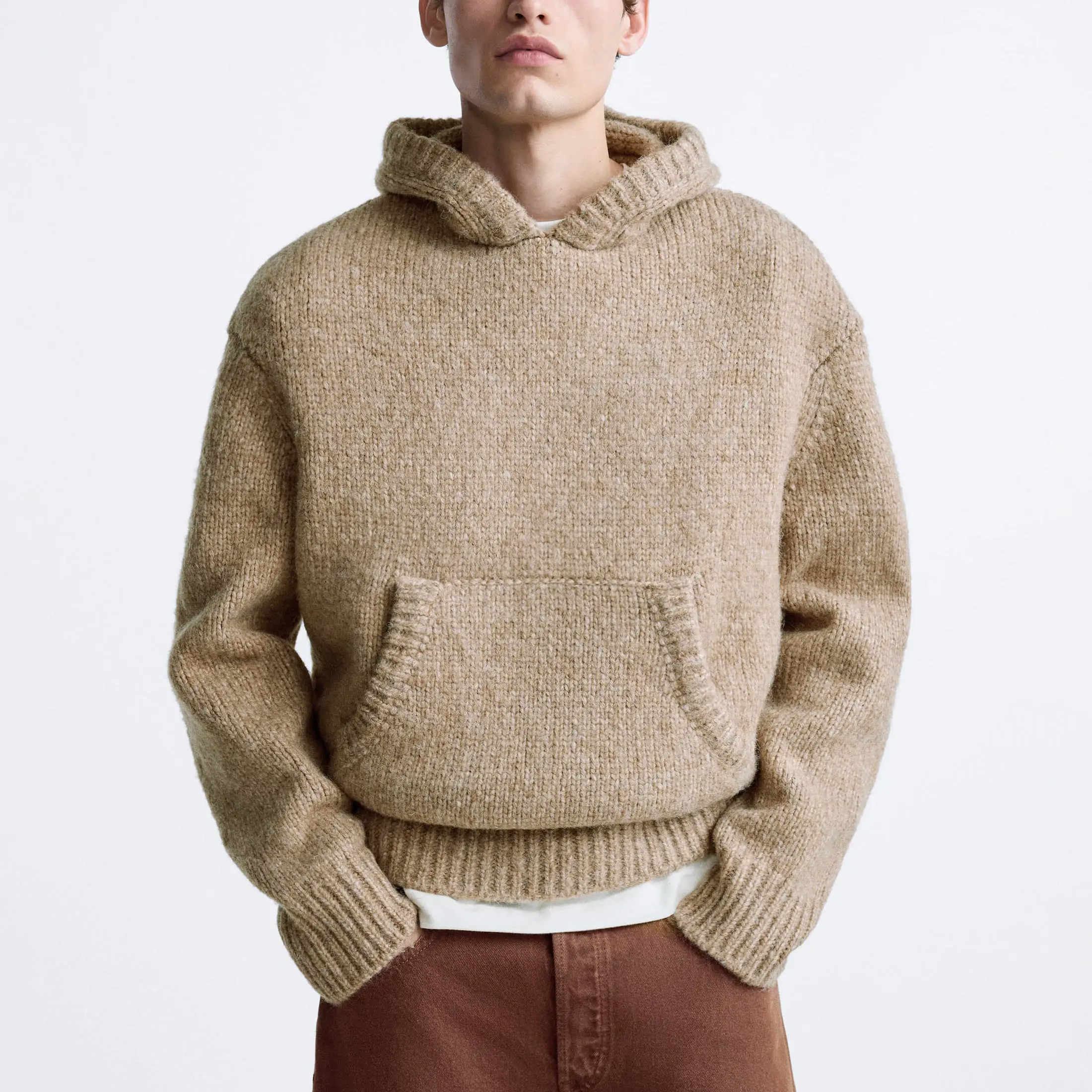 Venta al por mayor de manga larga personalizada con un suéter con capucha y bolsillo grueso de lana de punto de los hombres Sudadera con capucha