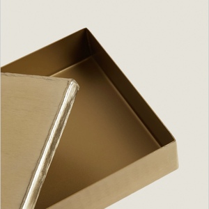 方形金色金属盒，带盖子，边缘周围雕刻细节，带盖子，两种尺寸 - Product Image 4