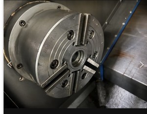 Máquina de torno CNC de segunda mano con controlador Fanuc - Product Image 5