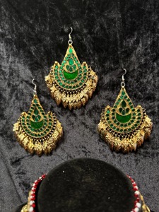 Thanh lịch và đẹp màu xanh lá cây và vàng lá lấy cảm hứng từ bông tai truyền thống thiết lập với tinh tế phức tạp chi tiết và nhiều - Product Image 3