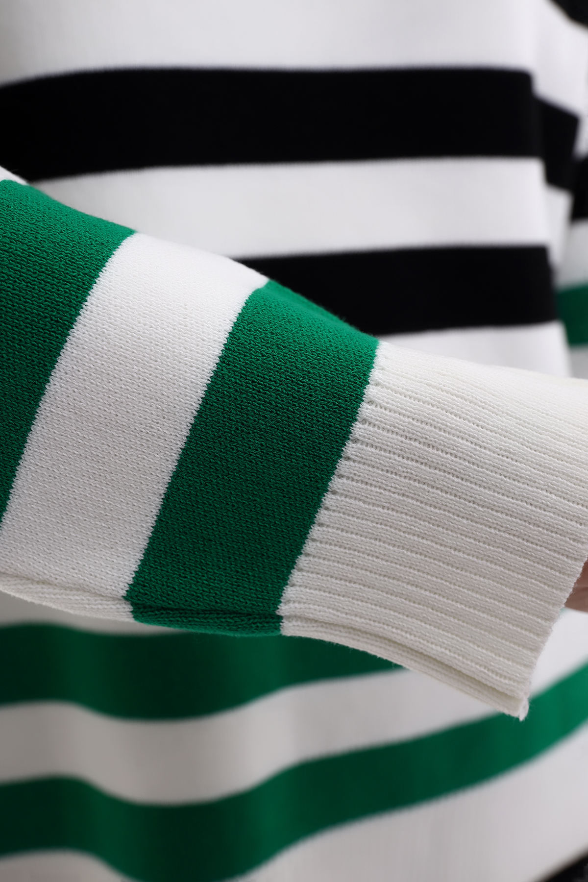 สีเขียว