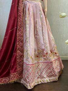 En çok beklenen tasarımcı düğün özel <span class=keywords><strong>Lehnga</strong></span> sunmak