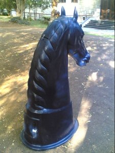 2025 Designer Horse Shaped 60L Outdoor Armazenamento Bin Premium Plastic Dustbin do mundo Fabricante & Vendedor