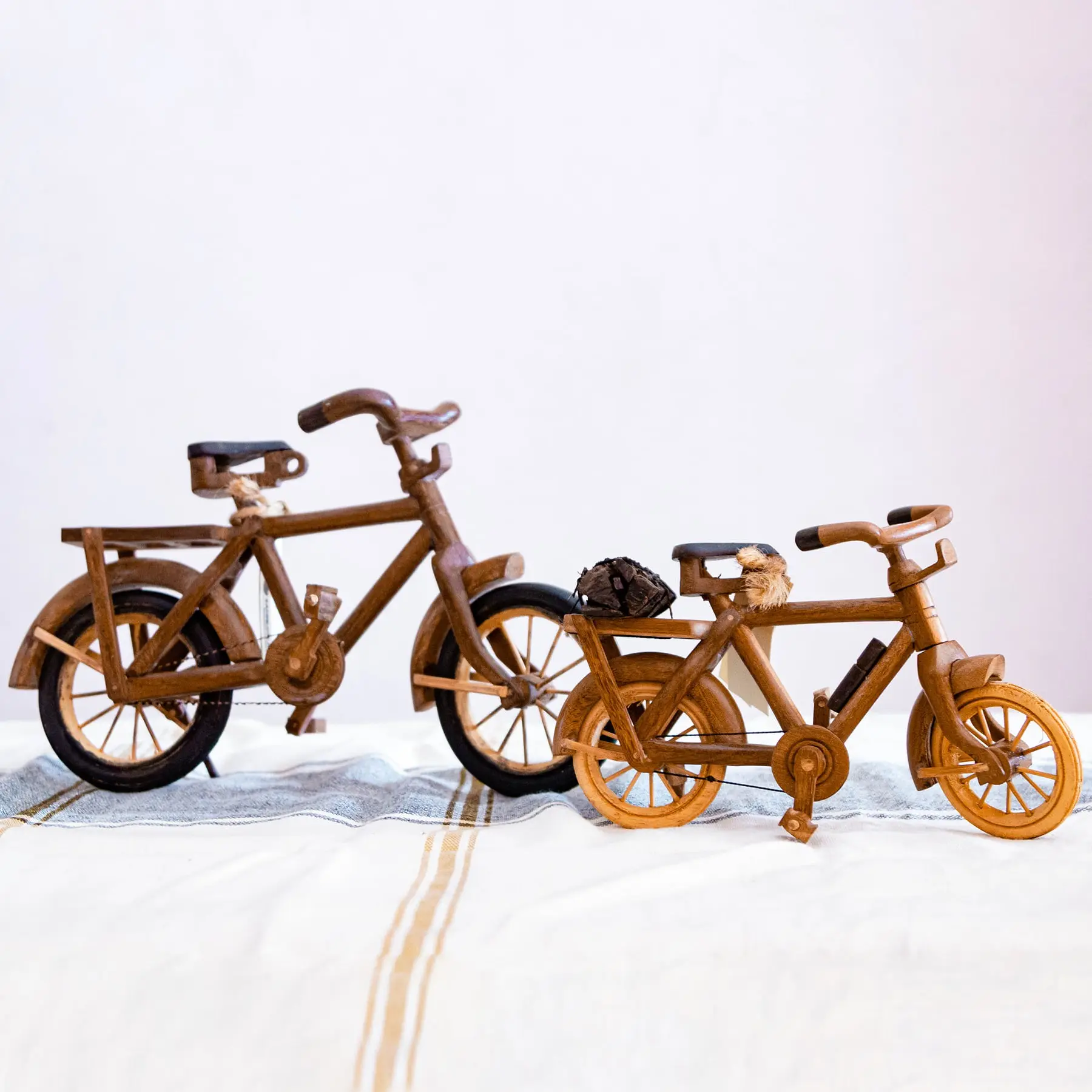 Mini Fahrräder Neuankömmling Großhandel Holz kleines Fahrrad Replik Souvenir günstigen Preis Miniatur-Bikes