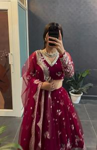 คอลเลกชันงานแต่งงานยอดนิยม Foux Georgette Lehenga Choli พร้อม Dupatta พร้อมปักลูกไม้สี่ด้านมีจําหน่ายในราคาขายส่ง - Product Image 2