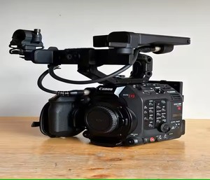 Original NEWLY FULL ASSEMBLED C300 III MK Cinema Movie <strong>Camera</strong> w 2 extra Batt, Reader +Warranty - Product Image 1