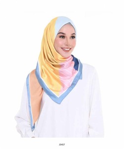 102. Lüks jiljilelbise ile boncuklu saten açık nakış kadınlar için klasik Dubai tarzı Abaya - Product Image 3