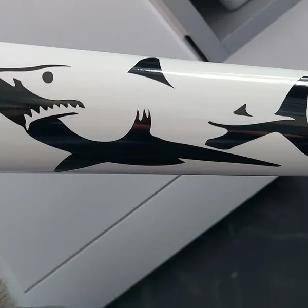 Adesivo personalizzato con decalcomania in vinile fustellato grande squalo bianco per vetro della finestra del camion della barca da pesca del computer portatile dell'auto