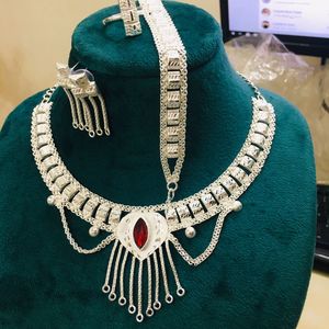 Ustaca detaylı el işi Vintage stil kolye kadınlar için kırmızı mavi siyah pembe renkler ana zirkon alaşım zincirleri hediyeler için - Product Image 2