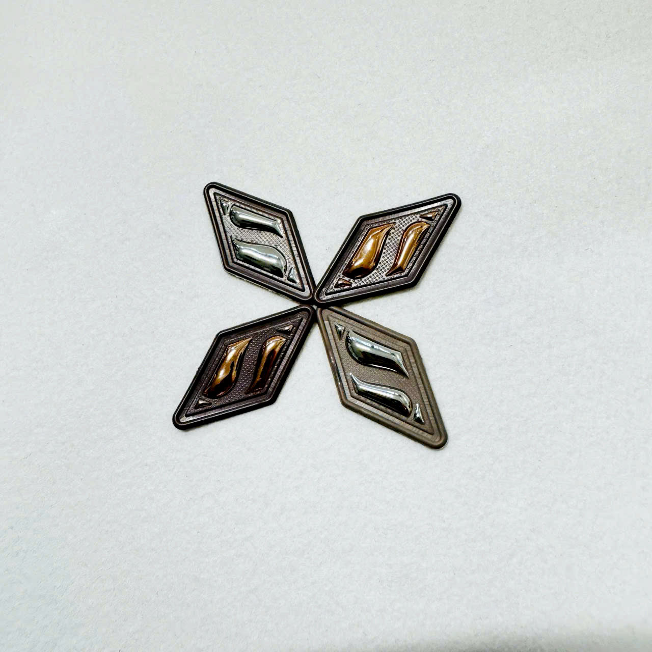 สีสันที่กำหนดเอง