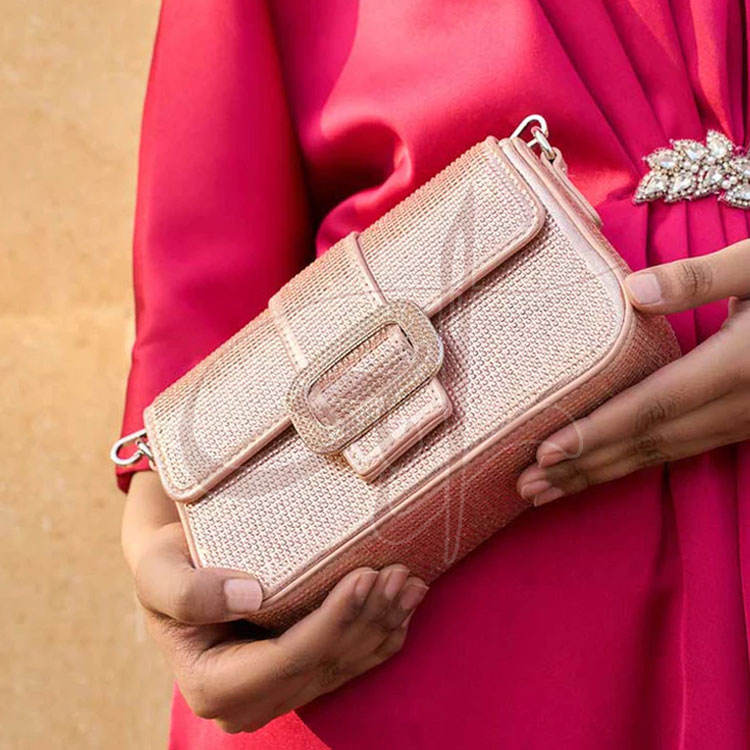 สีชมพูกุหลาบ