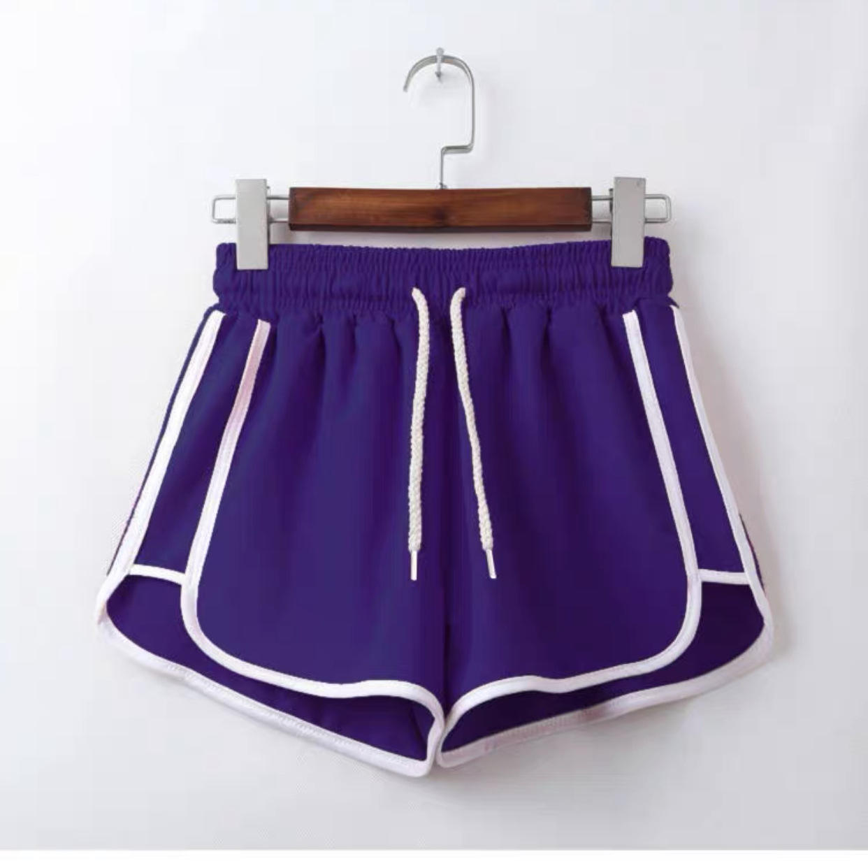 Purple three-quarter pants