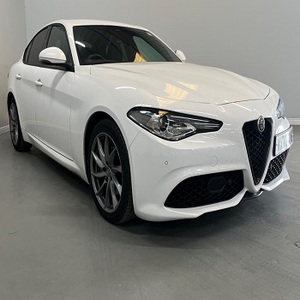 Şimdi mevcut 2022 Alfa Romeo Giulia 2.0 Sprint (197bhp) - Product Image 1